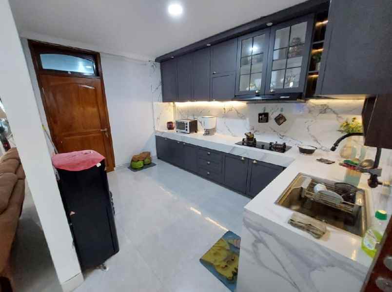 dijual rumah arcamanik