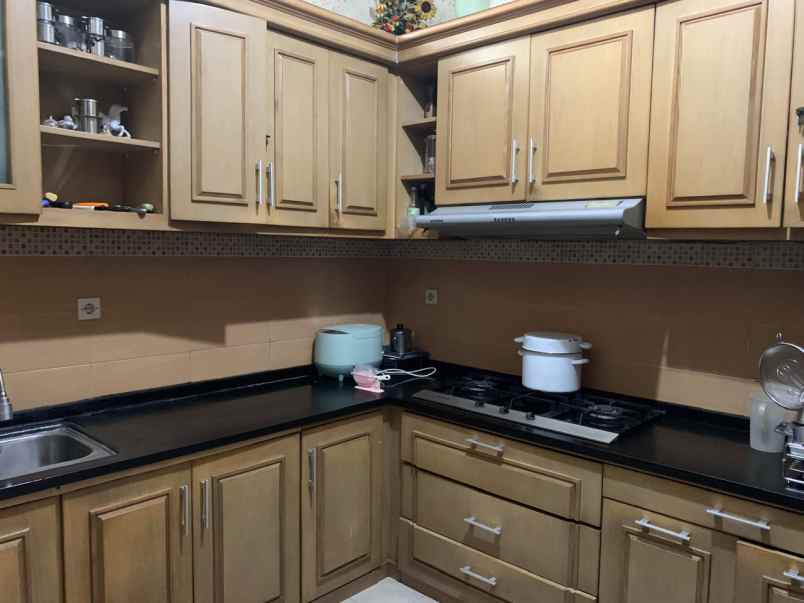 dijual rumah arcamanik endah