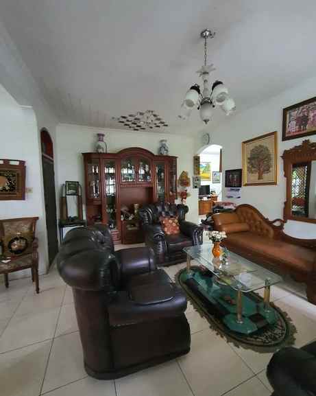 dijual rumah babatan pantai