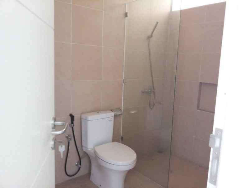 dijual rumah babatan pantai