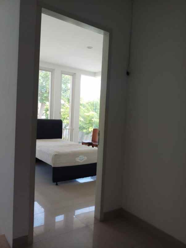 dijual rumah babatan pantai