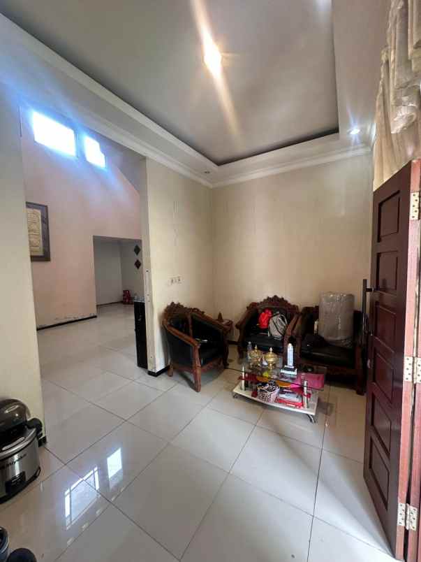 dijual rumah banyumani