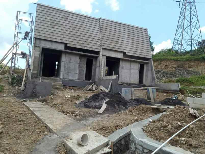 dijual rumah banyumanik