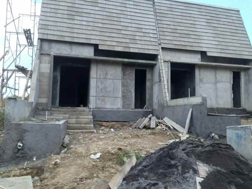 dijual rumah banyumanik