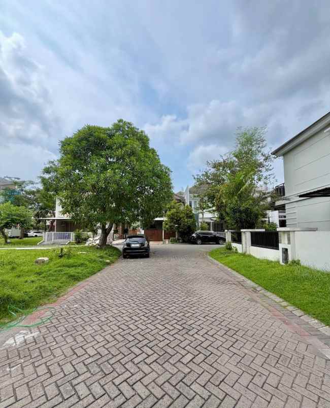 dijual rumah baru modern pakuwon city cluster florence