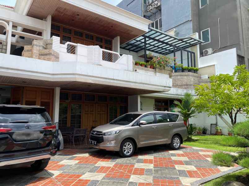 dijual rumah basuki rahmat