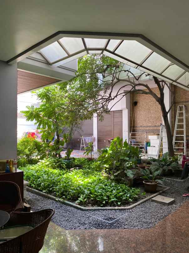 dijual rumah basuki rahmat