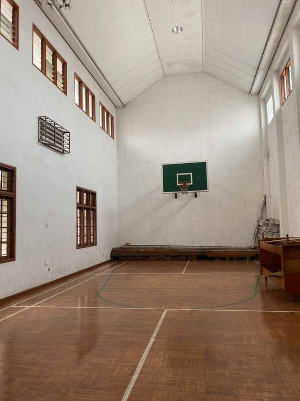 dijual rumah basuki rahmat