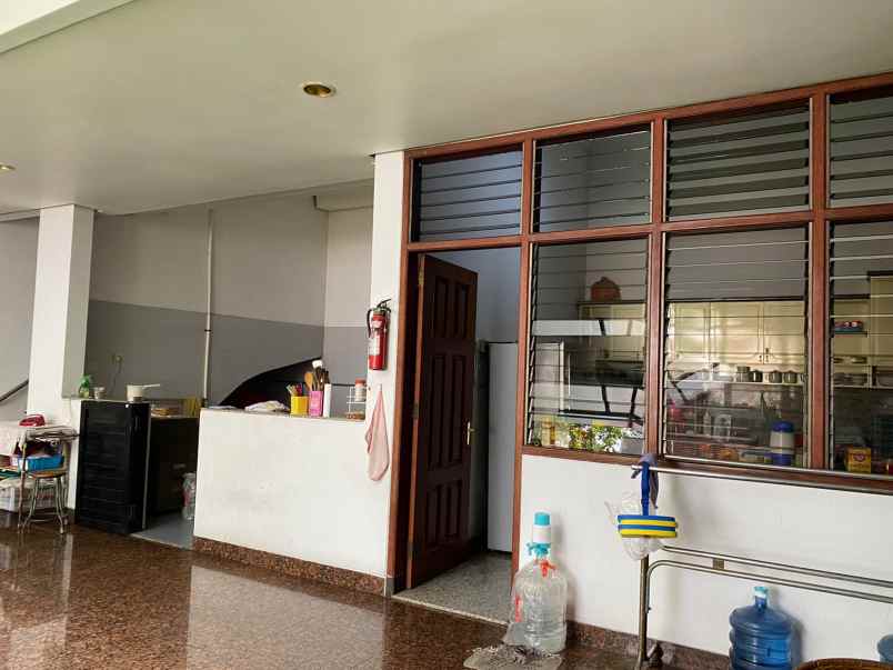 dijual rumah basuki rahmat