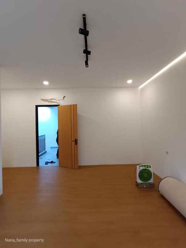 dijual rumah bintaro permai