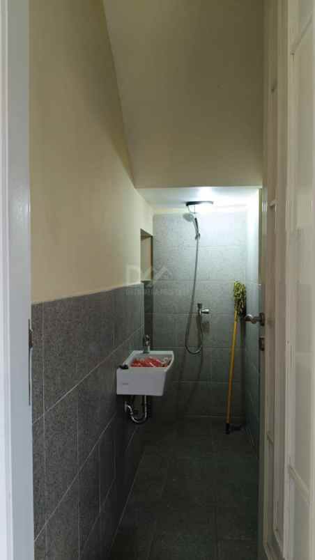 dijual rumah boulevard yayasan sayap ibu