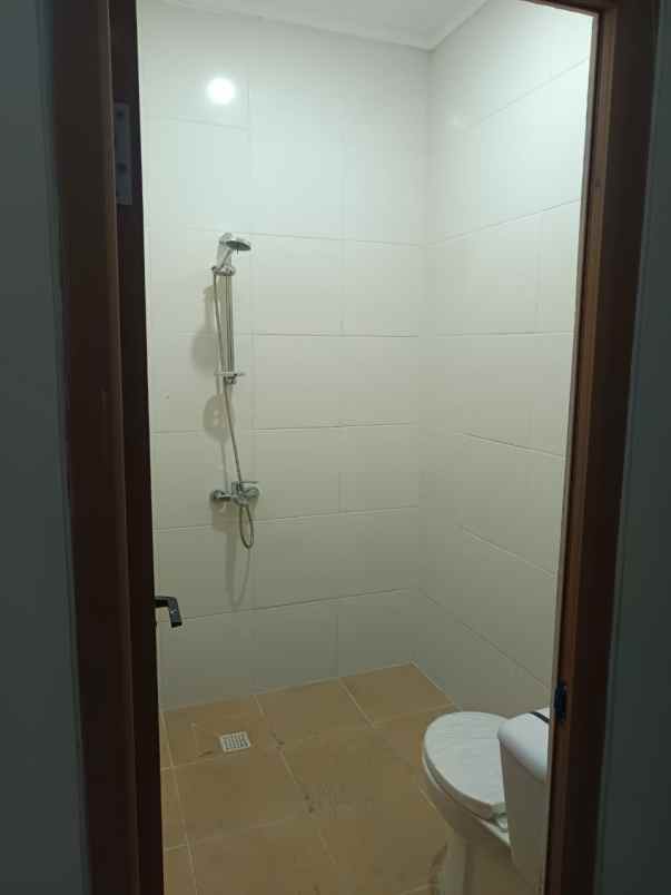 dijual rumah cengkareng indah