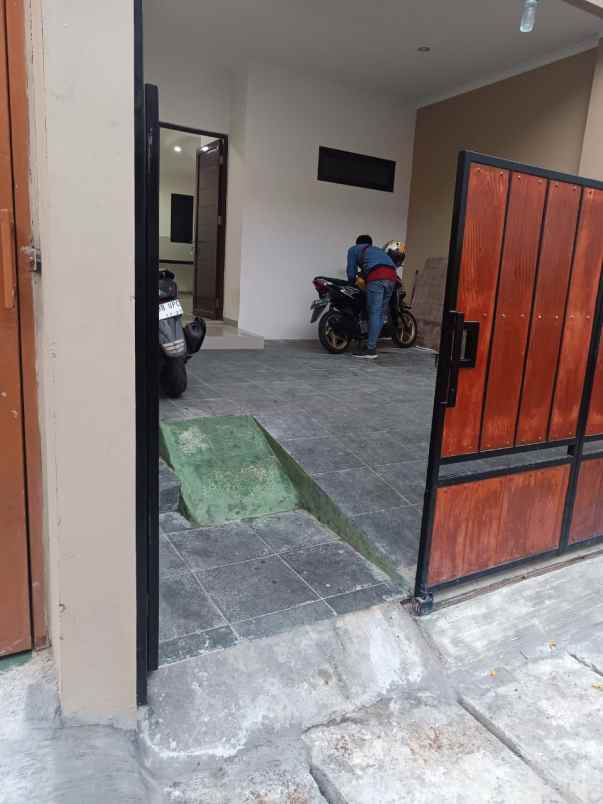 dijual rumah cengkareng indah