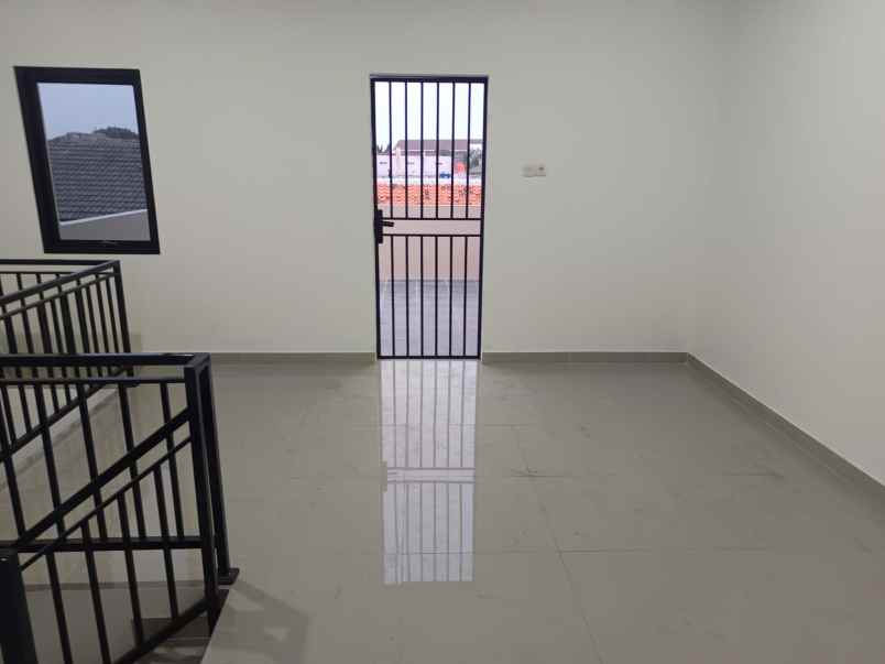 dijual rumah cengkareng indah