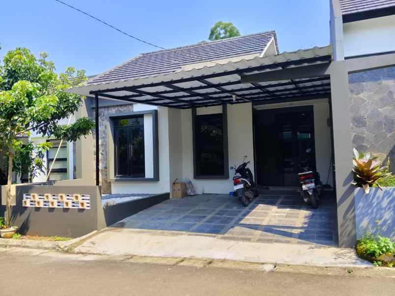 dijual rumah cibaligo cihanjuang