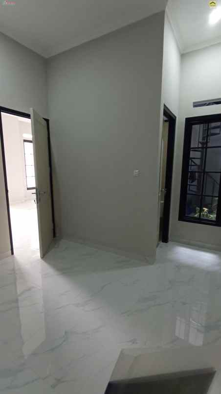 dijual rumah cinere