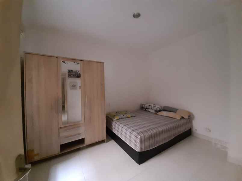 dijual rumah ciputat
