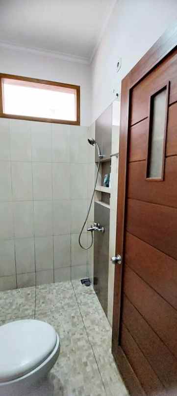 dijual rumah cisaranten kulon