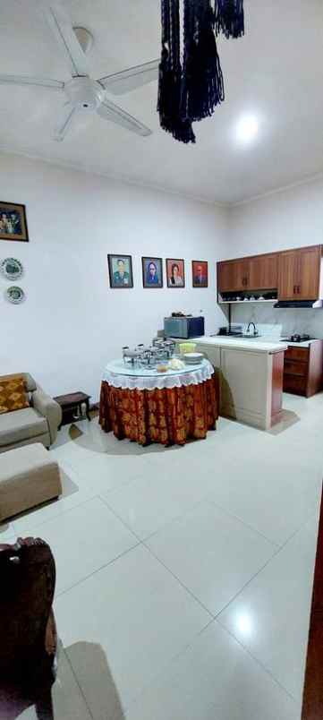 dijual rumah cisaranten kulon