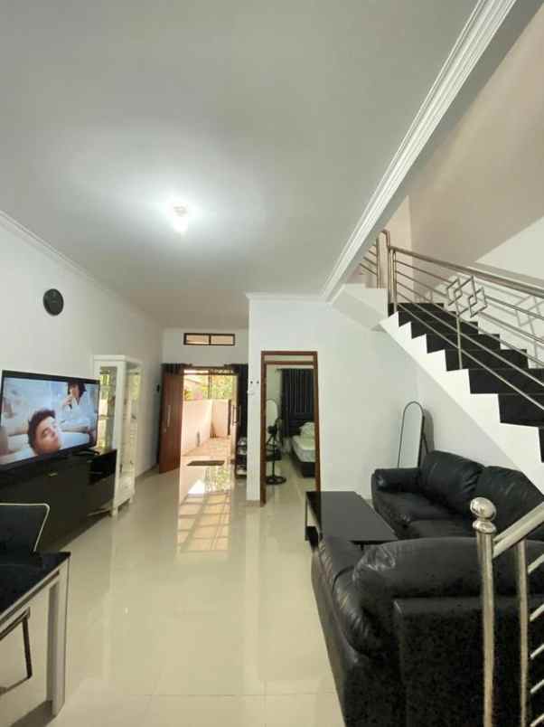 dijual rumah cisaranten kulon