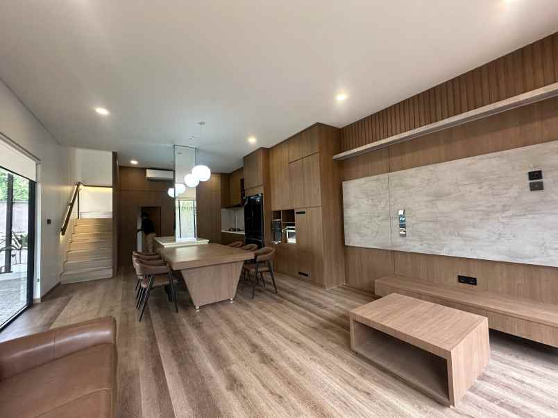 dijual rumah cisitu indah