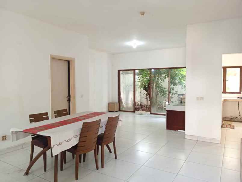 dijual rumah cluster alamanda jgc