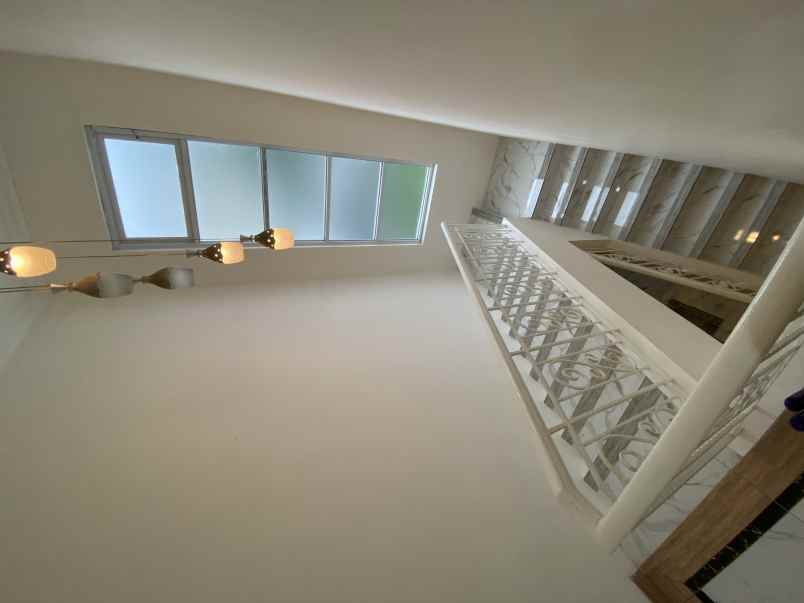 dijual rumah cluster alexandrite gading