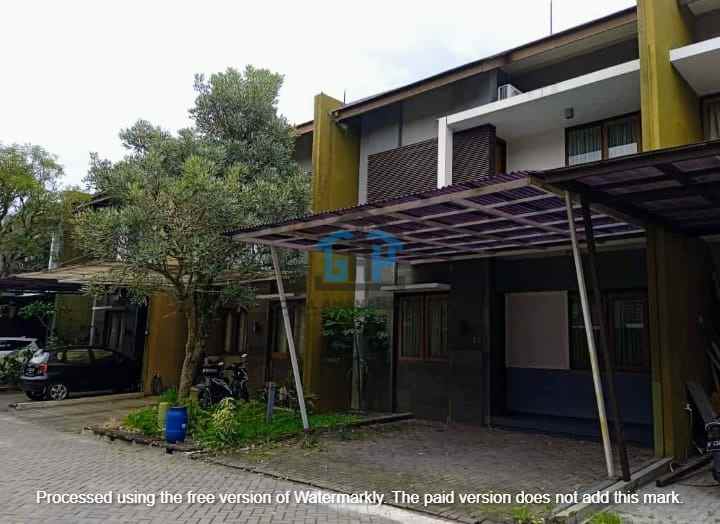 dijual rumah cluster grande setraduta