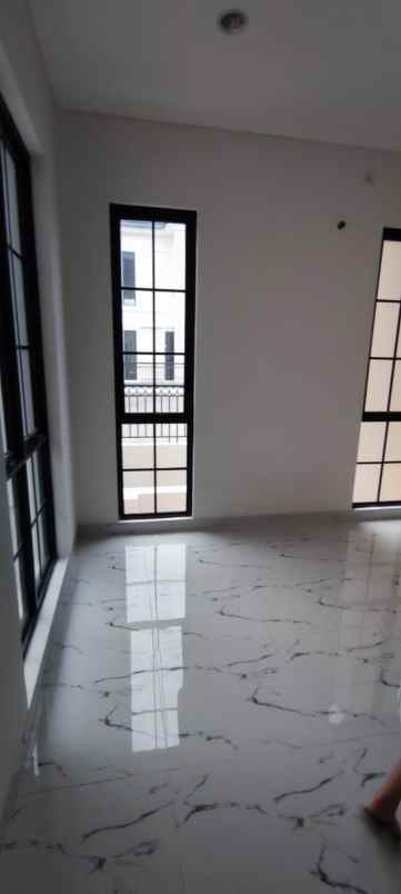 dijual rumah cluster margonite lavon ii