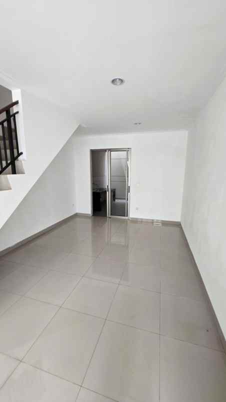 dijual rumah cluster miami pik2