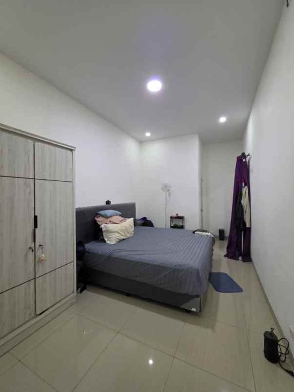 dijual rumah cluster taman sari kota