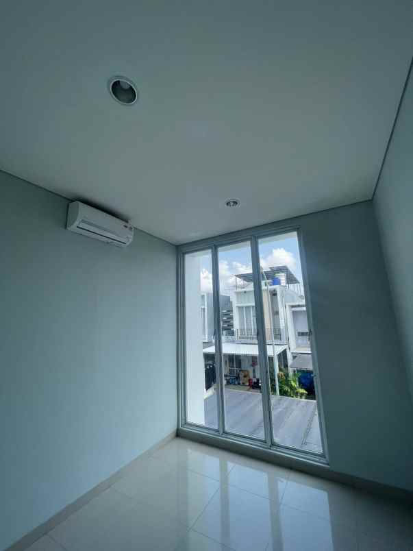 dijual rumah cluster yarra jgc jakarta
