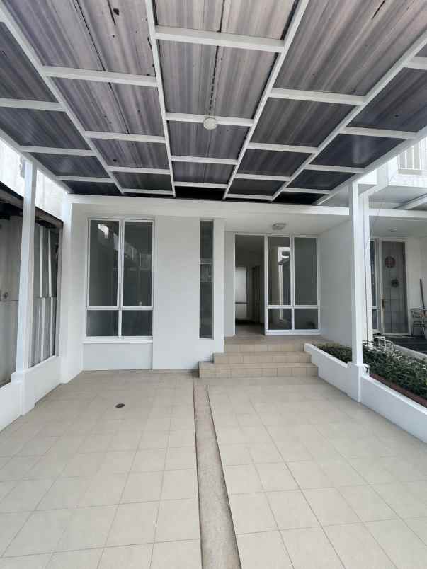dijual rumah cluster yarra jgc jakarta