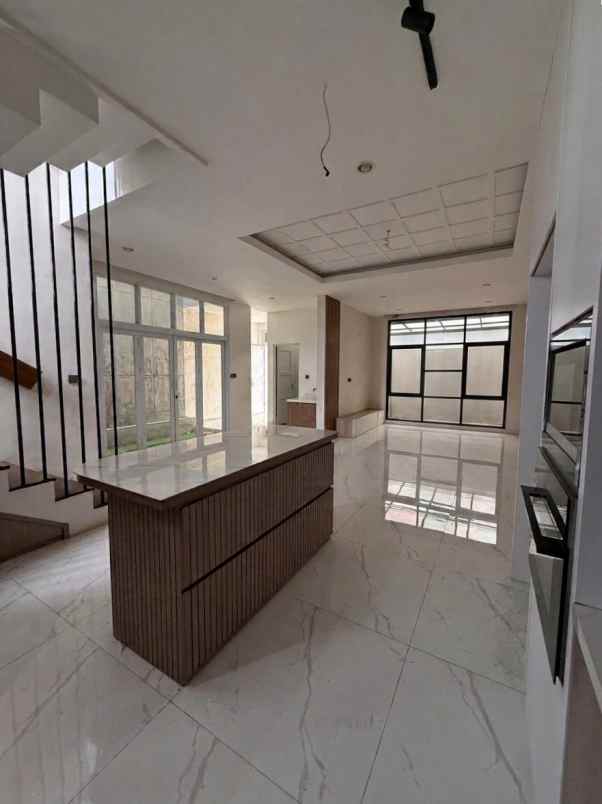 dijual rumah cluster yarra jgc jakarta