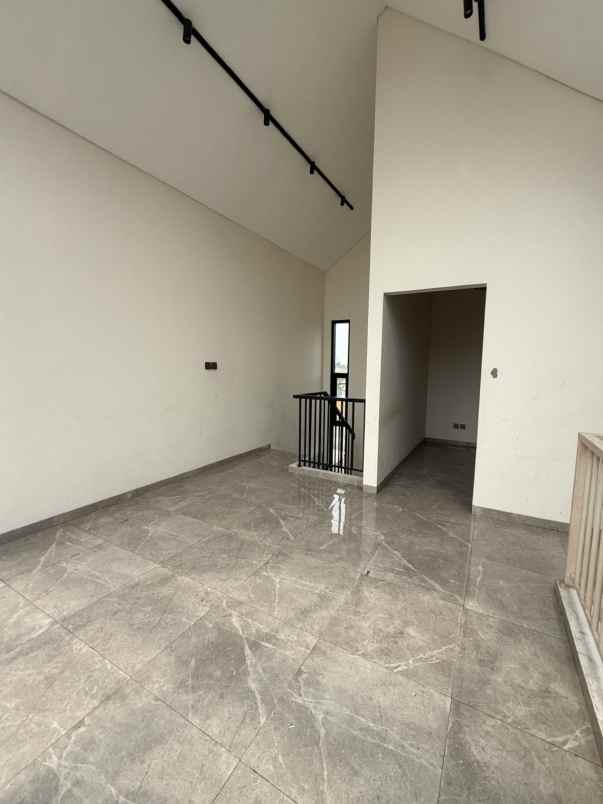dijual rumah cluster yarra jgc jakarta