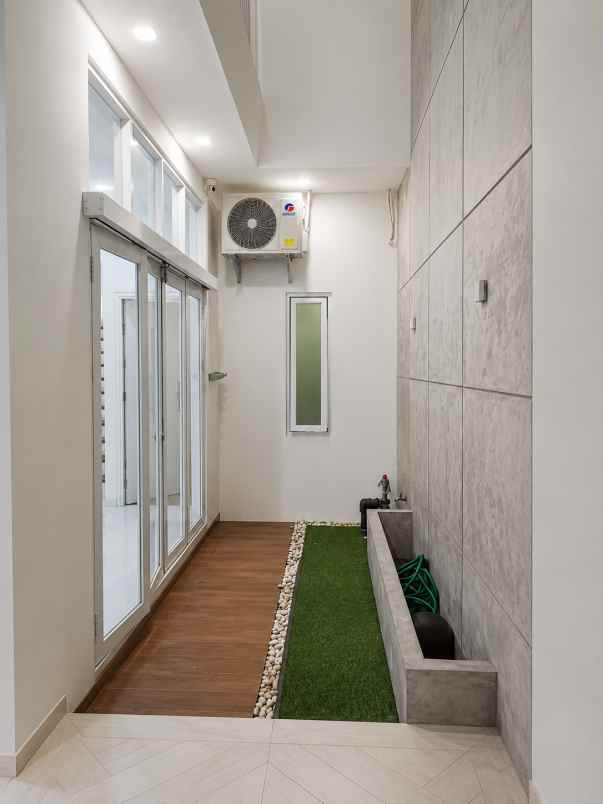 dijual rumah cluster yarra jgc jakarta