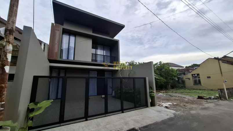 dijual rumah condongcatur depok