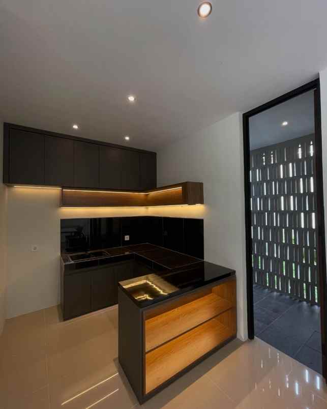 dijual rumah condongcatur depok