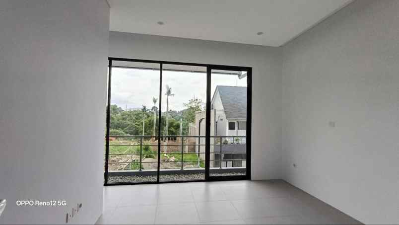 dijual rumah dago