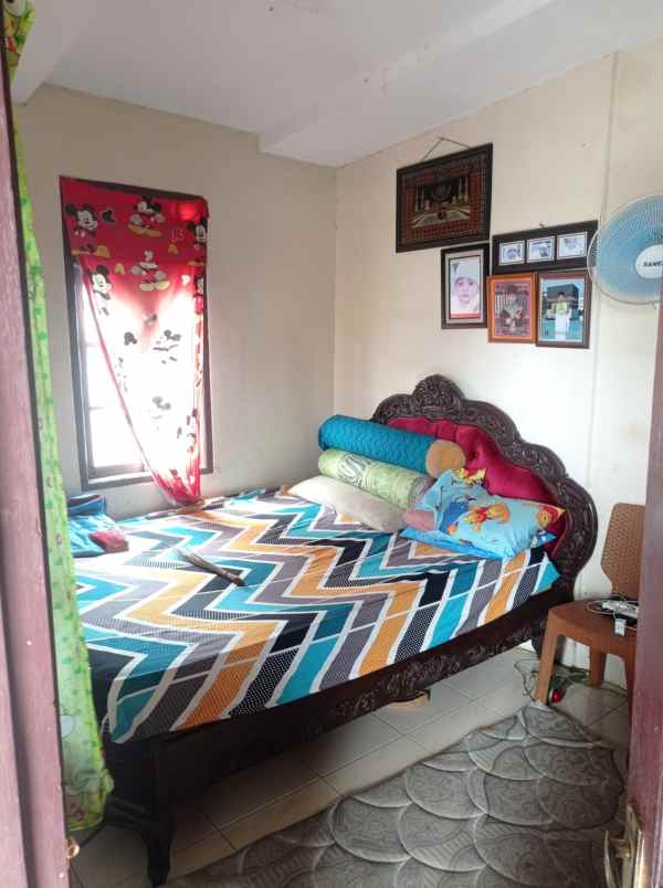 dijual rumah dan kontrakan 2 pintu di tanah kusir