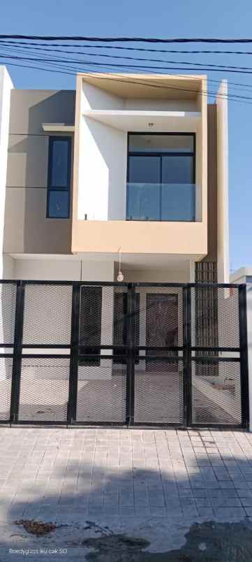 dijual rumah darmo permai timur