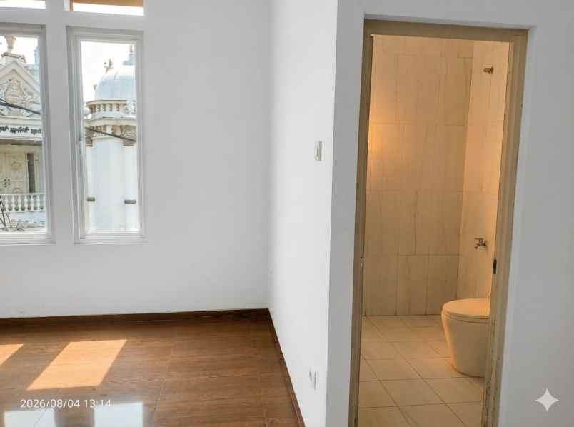 dijual rumah dasana indah blok uc