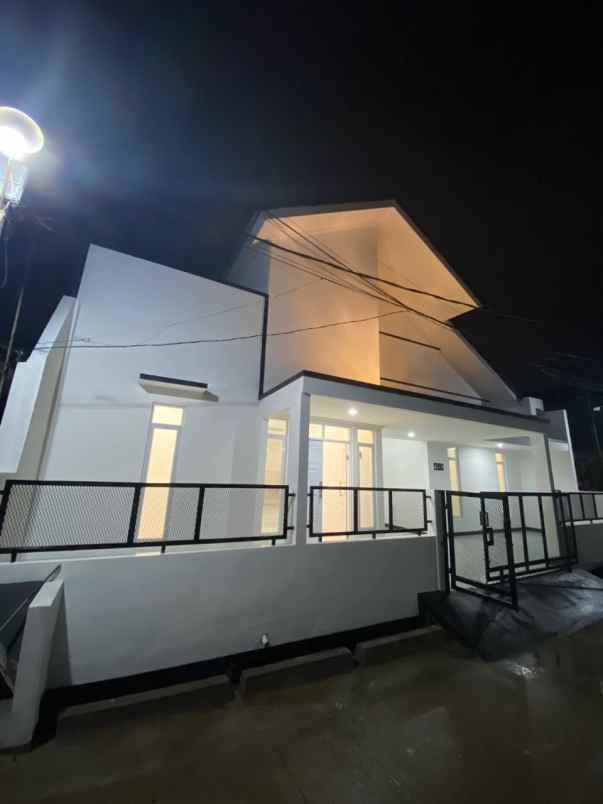 dijual rumah dekat grand galaxy bekasi