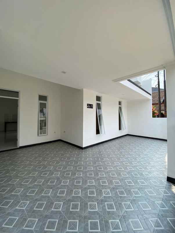 dijual rumah dekat grand galaxy bekasi