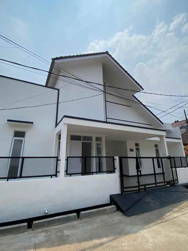 dijual rumah dekat grand galaxy bekasi