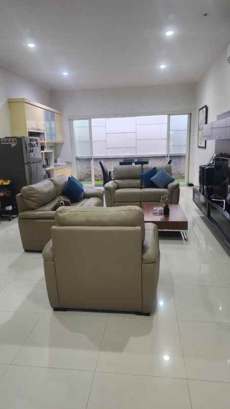 dijual rumah dharmahusada