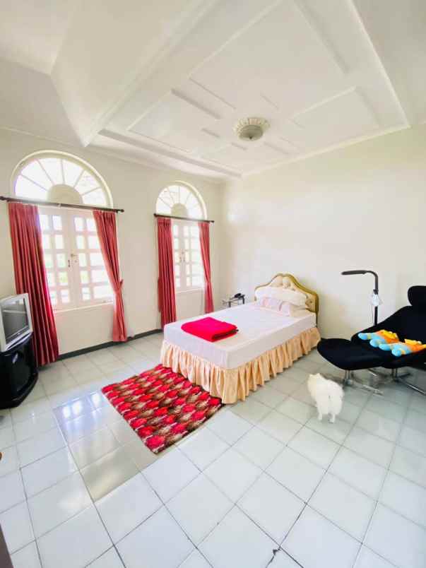 dijual rumah dharmahusada indah