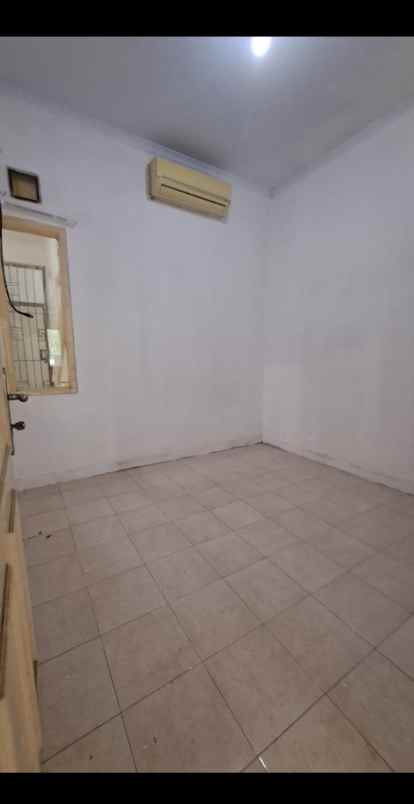 dijual rumah di daerah taman sari harapan indah 2