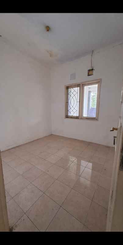 dijual rumah di daerah taman sari harapan indah 2