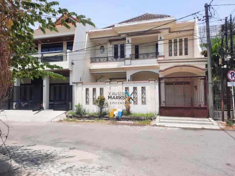 dijual rumah di dharmahusada indah timur baguss